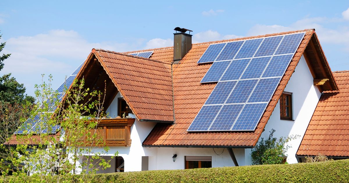 jak-cistit-fotovoltaicke-panely-fotovoltaika